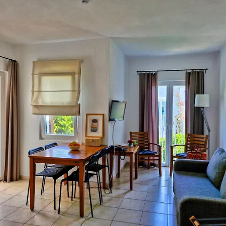 Apart Otel Meis 4*