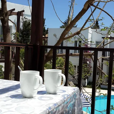 Meis Apartmanhotel Bitez