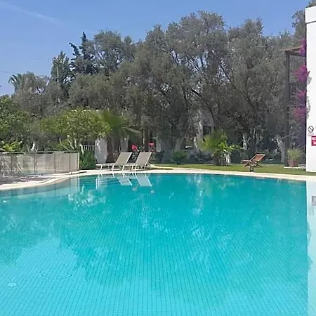 Meis Apartmanhotel Bitez