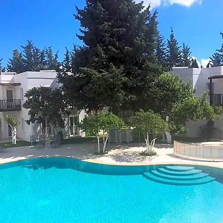 Meis Apartmanhotel Bitez